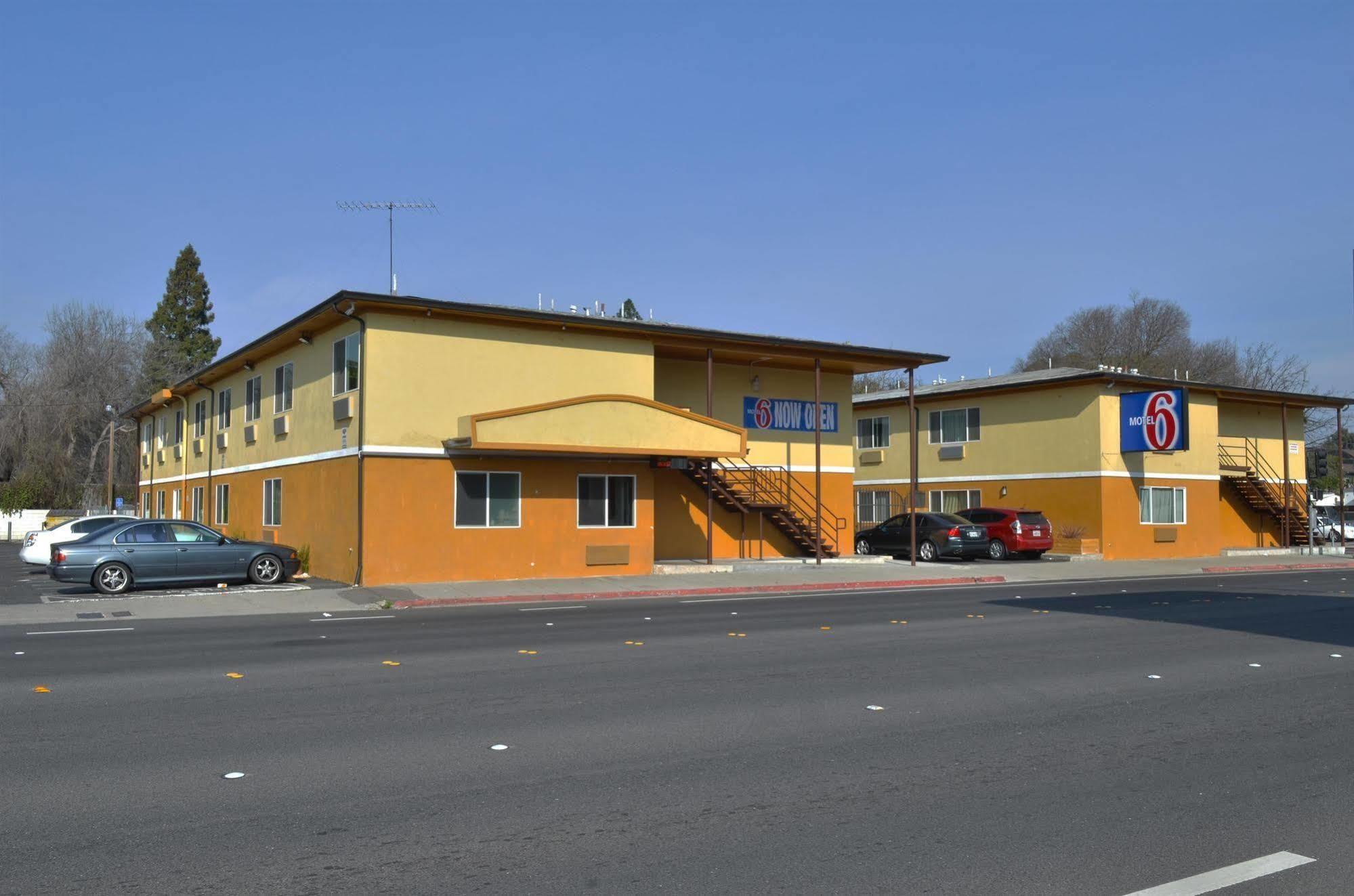 Motel 6-Modesto, Ca - Downtown Экстерьер фото